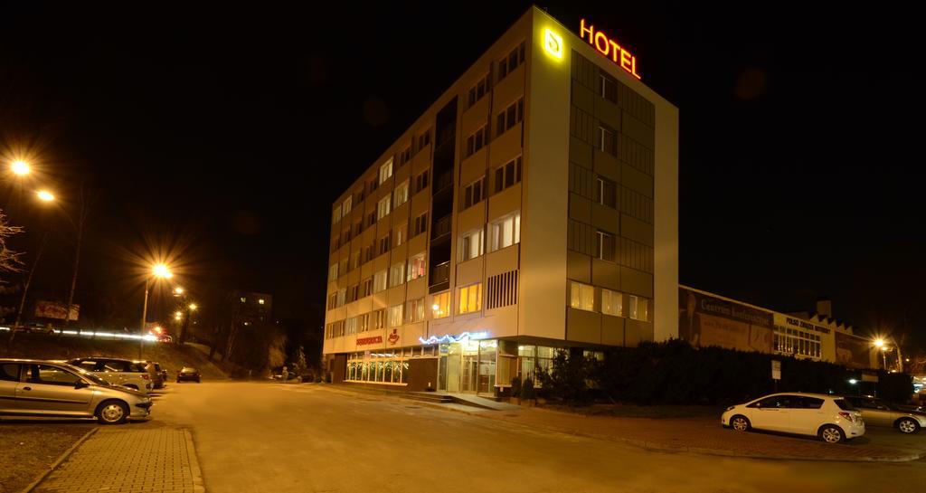 Hotel Pzmot Lublin Bagian luar foto