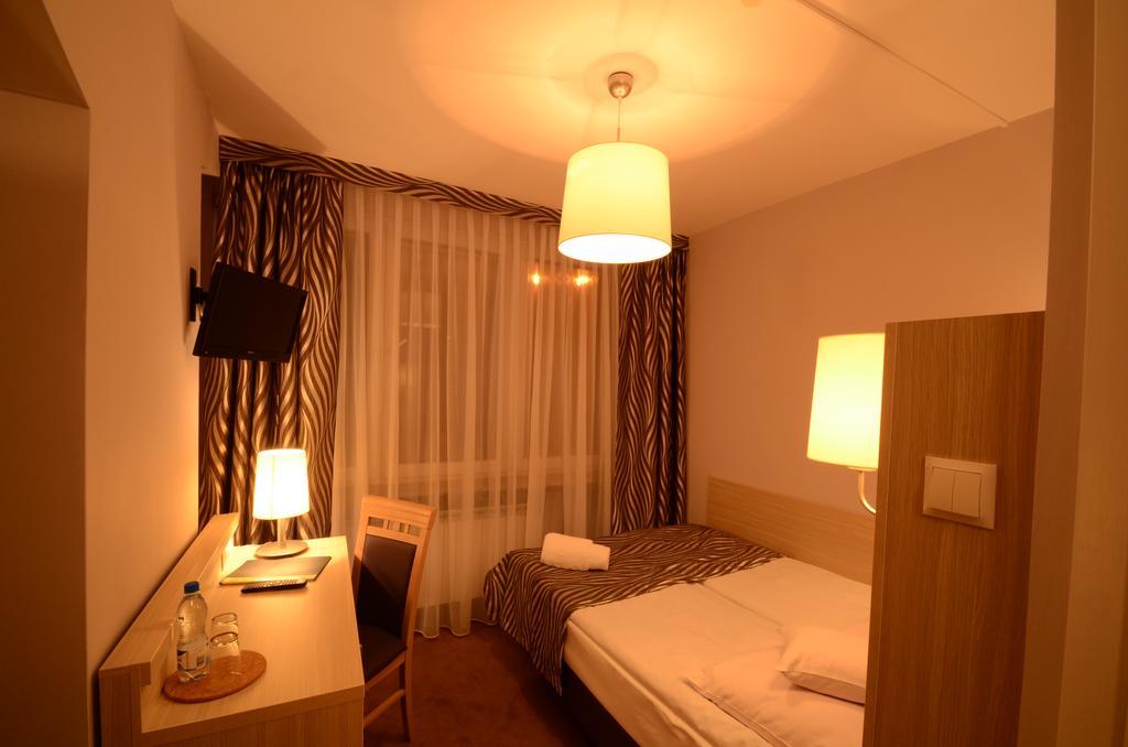 Hotel Pzmot Lublin Ruang foto