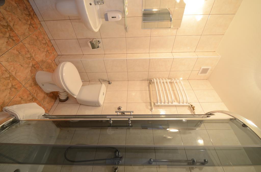 Hotel Pzmot Lublin Bagian luar foto