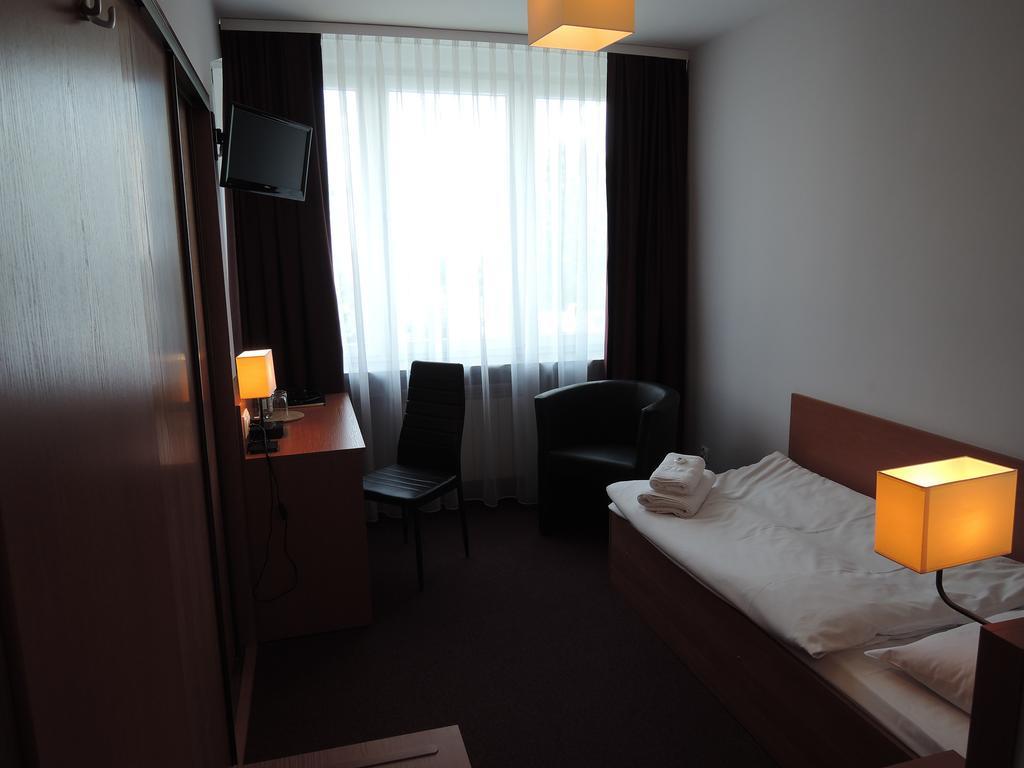 Hotel Pzmot Lublin Bagian luar foto