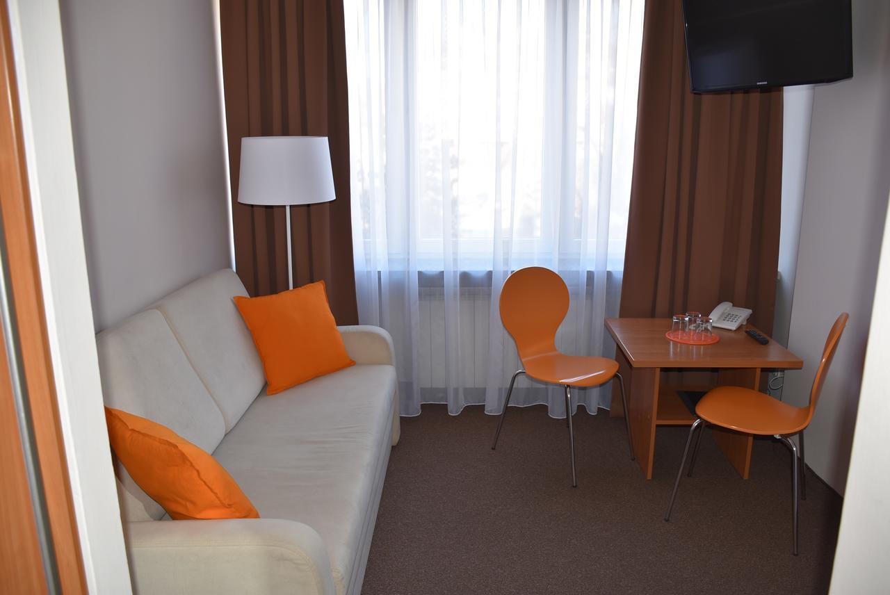 Hotel Pzmot Lublin Bagian luar foto