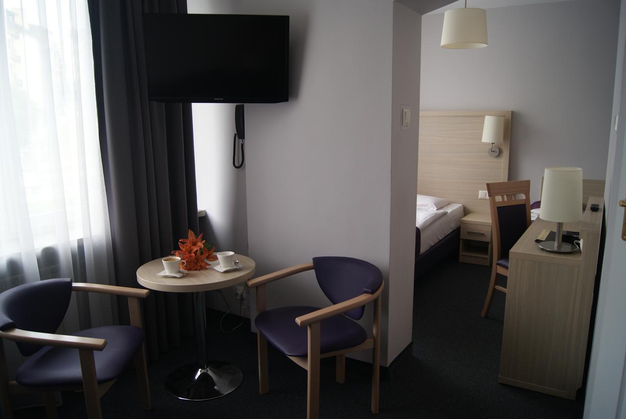 Hotel Pzmot Lublin Bagian luar foto