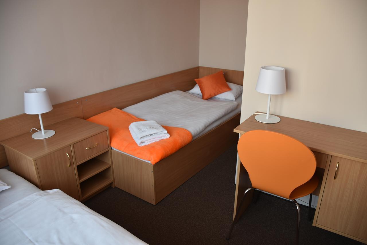 Hotel Pzmot Lublin Bagian luar foto